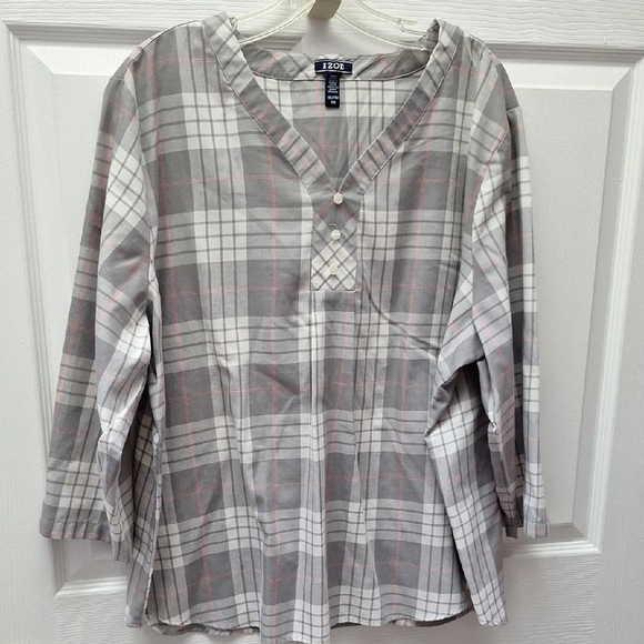 e IZOD Pink and Gray Checkered Top Size XXL.  EUC - Picture 1 of 4